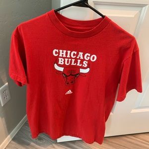 ⛹️ Adidas Chicago Bulls Men’s tshirt  Medium